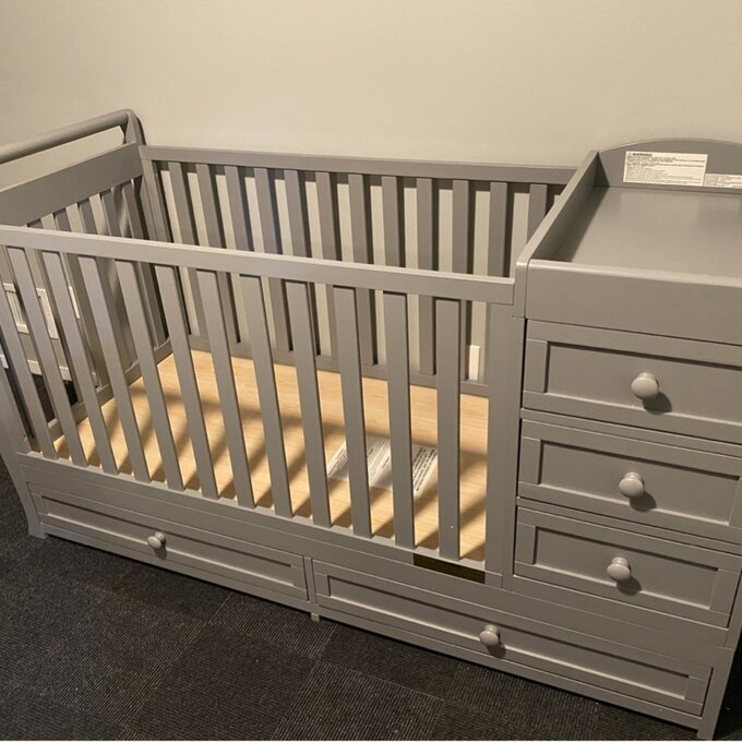 【Baby&Kids】Brnaba 2-in-1 Convertible Crib and Changer