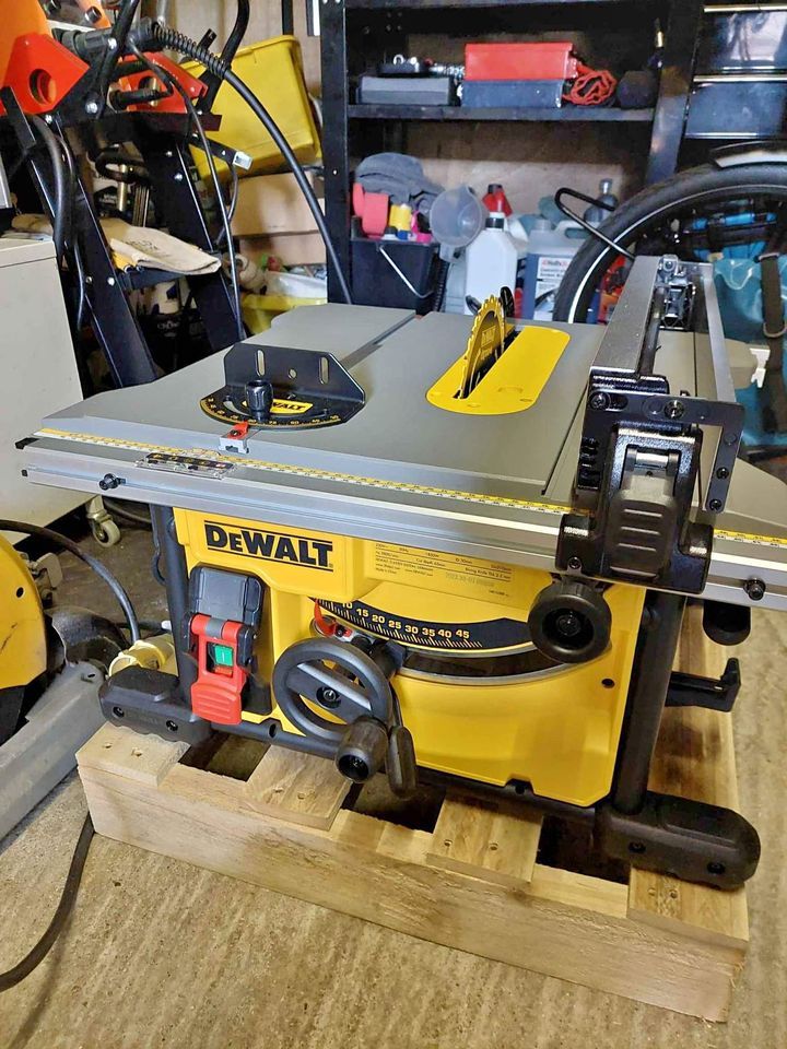 Sega da banco Dewalt DWE7485 GB 240 V