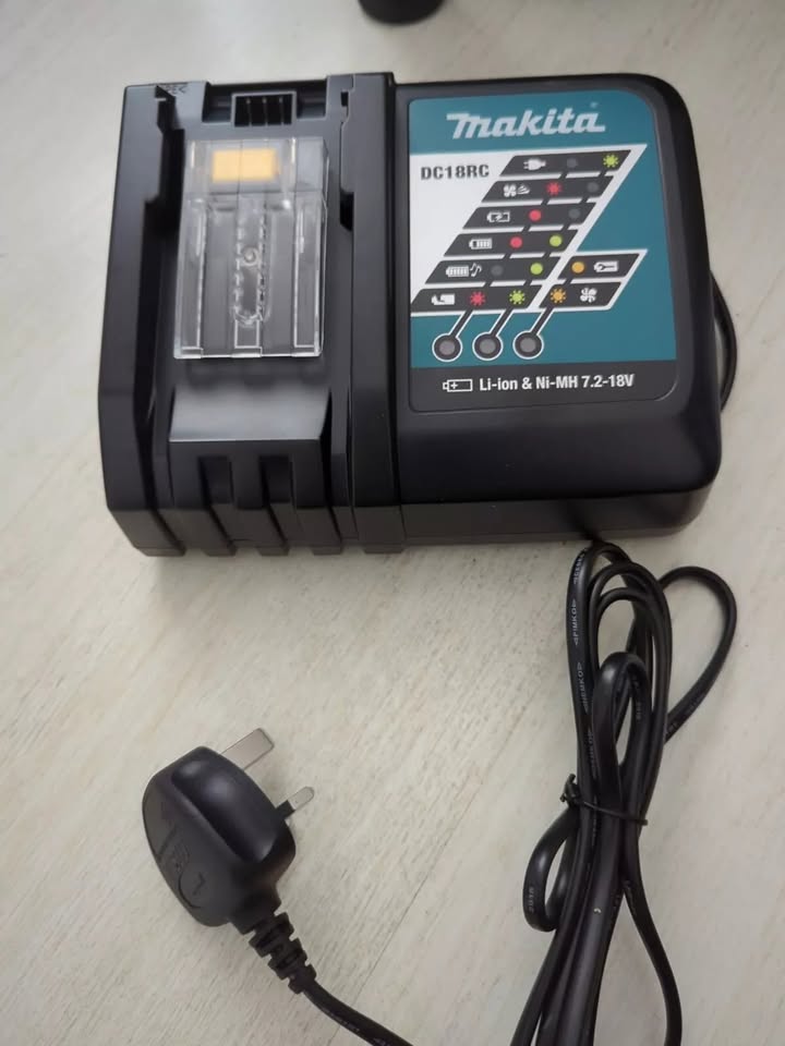 MAKITA DHR242RMJ 18V LXT 24MM SDS+ PLUS BRUSHLESS ROTARY HAMMER DRILL INC 2X 4.0