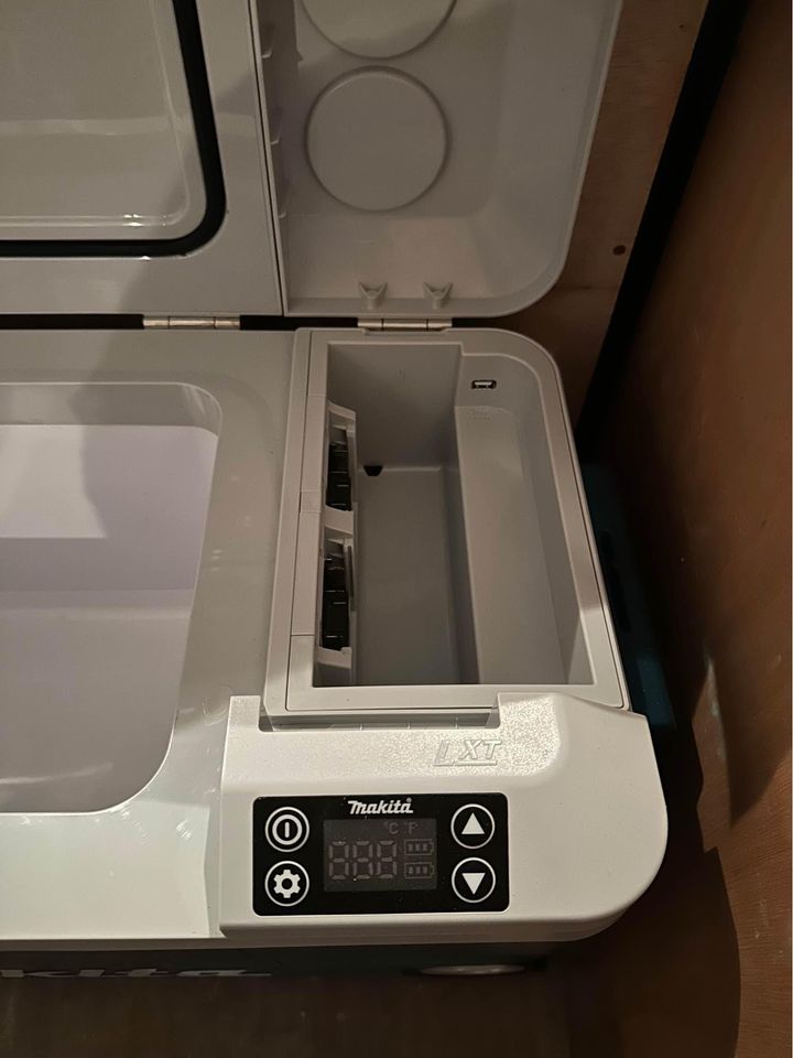 Makita 36v Fridge  Warmer