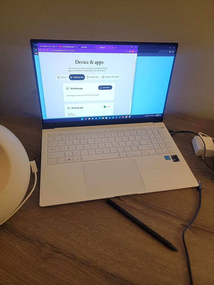 13.3 Thin & Light AMOLED Laptop - Intel i5, 8GB DDR4, 256GB SSD,