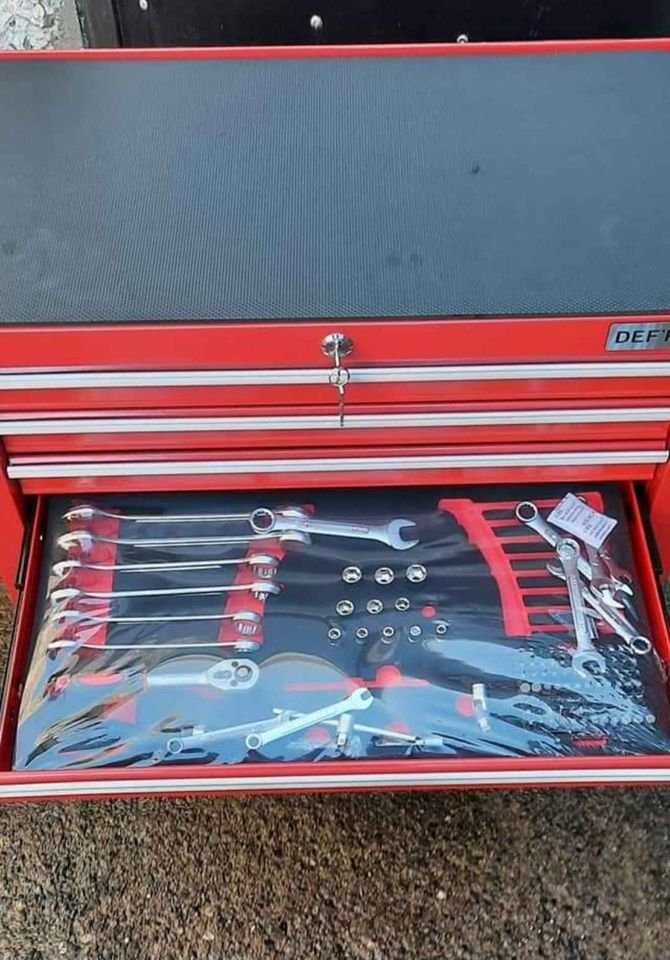 300-piece tool box