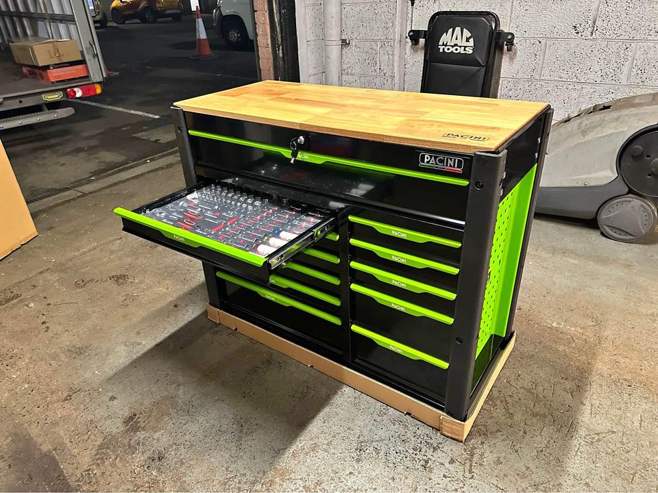 12 DRAWER TOOL BOX COMPLETE WITH 6 DRAWERS OF TOOLS
