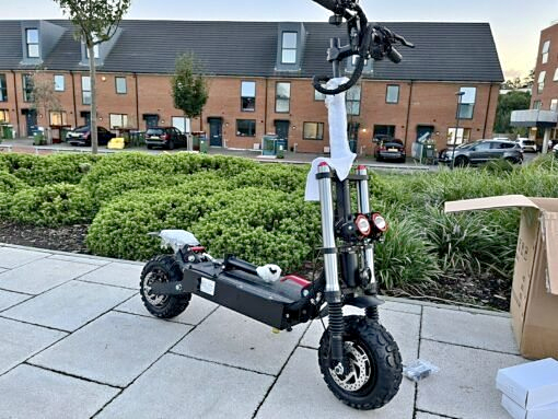 60V 5600W DUAL MOTOR ELECTRIC SCOOTER FOLDABLE ELECTRIC SCOOTER