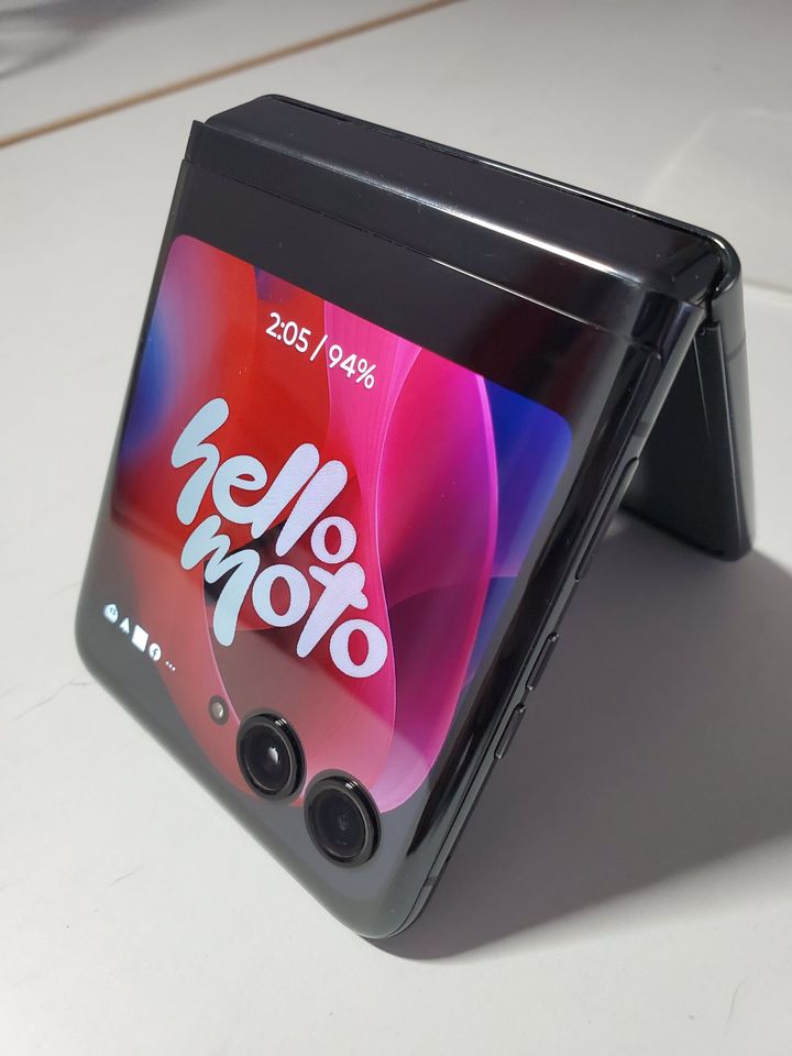 Motorola Razr+ (Plus) 5G 2023.