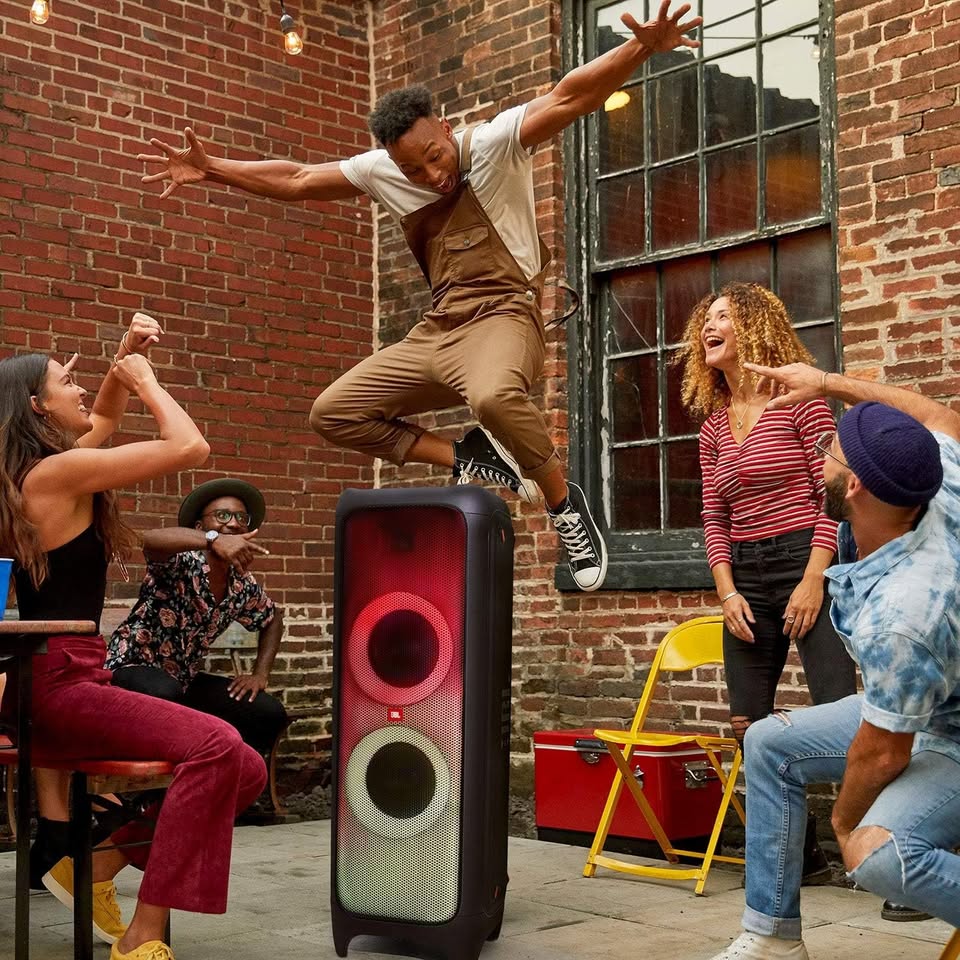 JBL PartyBox 1000 - High-performance wireless Bluetooth party speaker, black