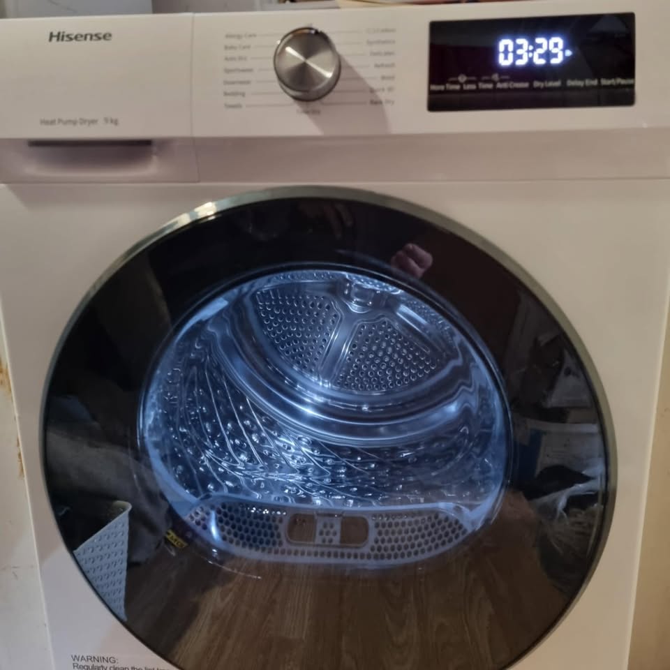 Hisense DH1Q802BW2 freestanding front-loading tumble dryer, 60 cm, heat pump